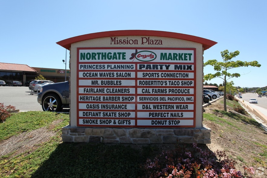More Photos Of 1328-1418 S Mission Rd, Fallbrook Unknown For Lease