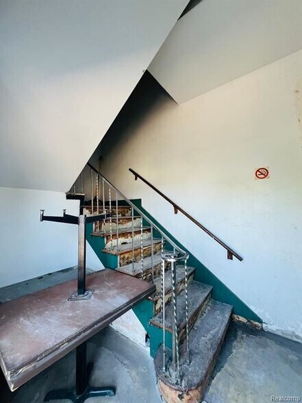 More Photos Of 11301 E McNichols Rd, Detroit Freestanding For Sale