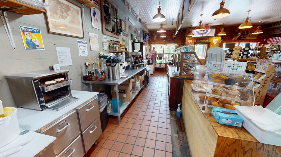 More Photos Of 283 Route 206, Sandyston Freestanding For Sale