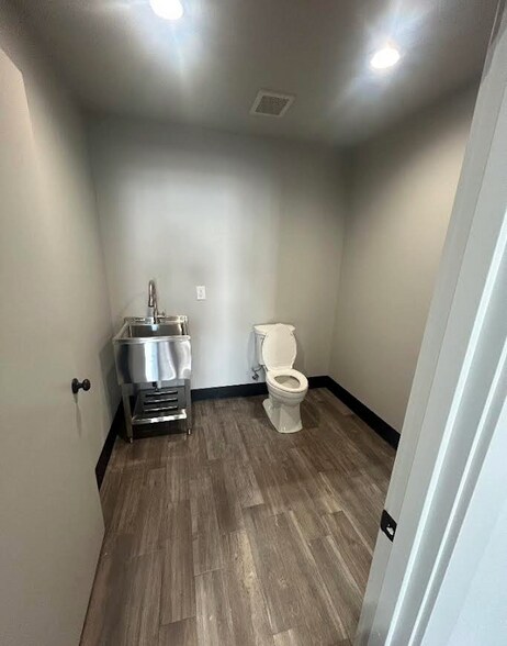 More Photos Of 3804 132nd Pl NE, Marysville Warehouse For Lease