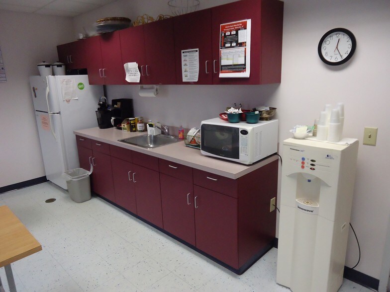 More Photos Of 17 Technology Pl, East Syracuse Office For Lease