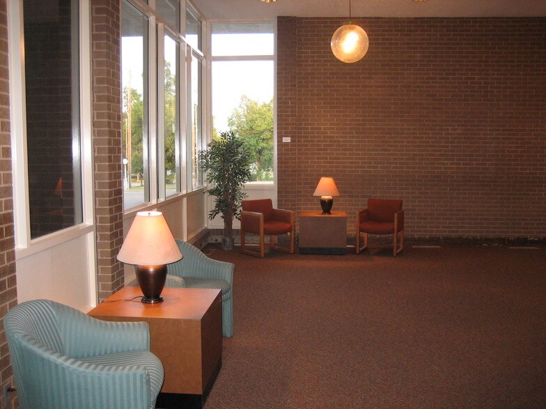 More Photos Of 710 W 8th St, Fort Scott Office For Sale
