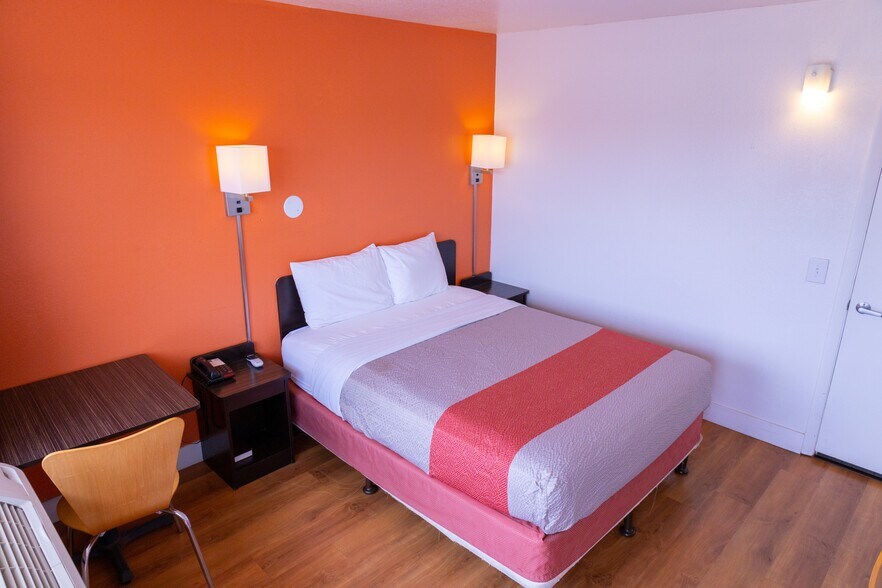 More Photos Of 2420 Commerce Rd, Goodland Hotel For Sale