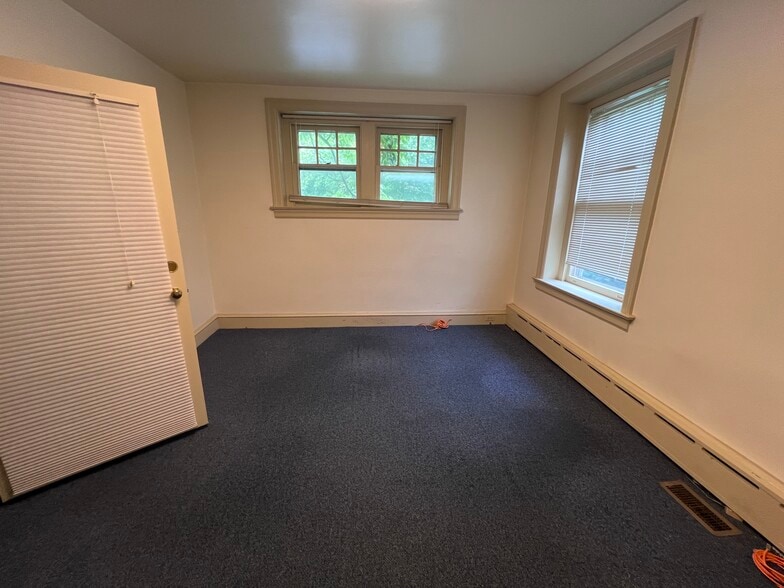 More Photos Of 601 E Lancaster Ave, Downingtown Office For Sale