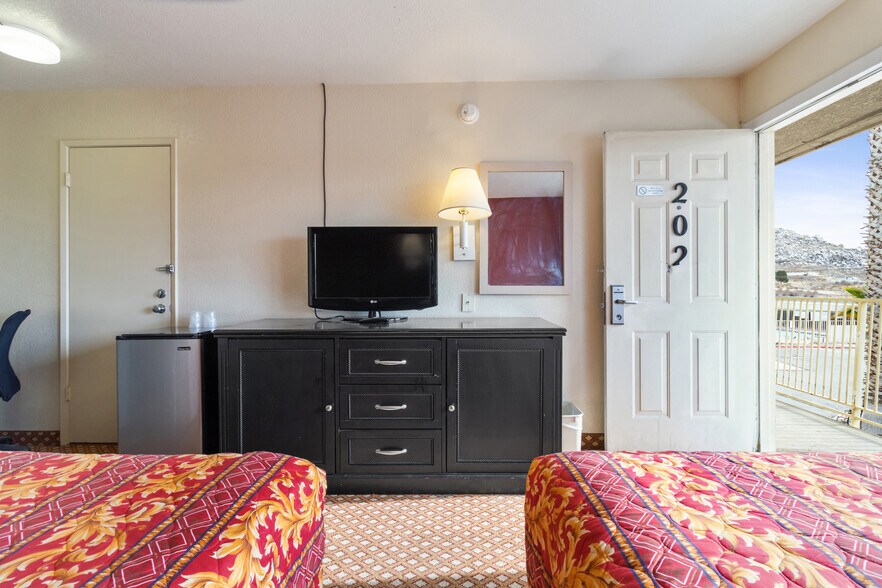 More Photos Of 16901 Stoddard Wells Rd, Victorville Hotel For Sale