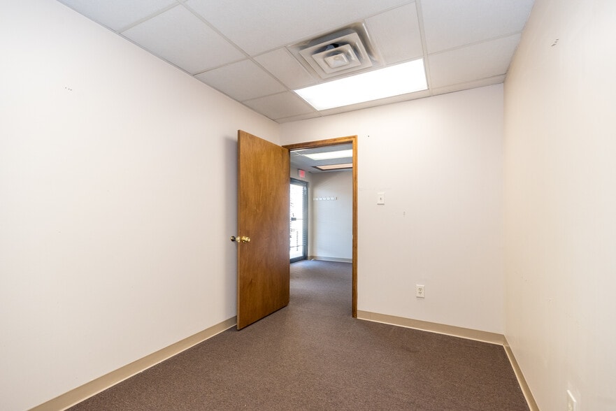More Photos Of 908-918 Town Center, New Britain Office For Sale