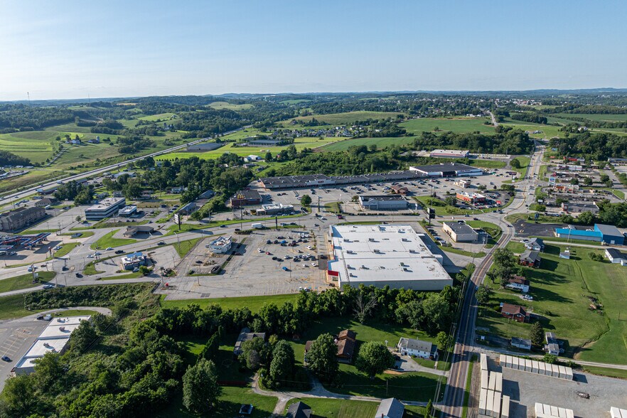 More Photos Of 100 Cross Roads Plz, Mount Pleasant Freestanding For Lease