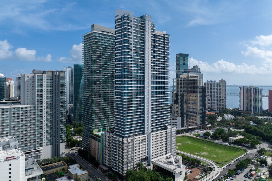 More Photos Of 40 SW 13th St, Miami Office Residential For Lease