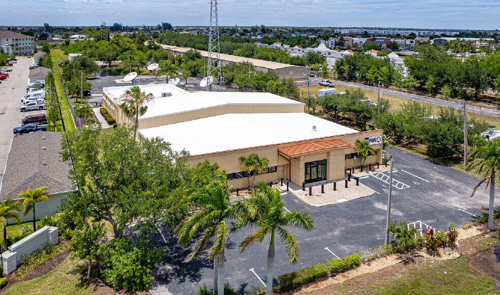 Primary Photo Of 621 SW Pine Island Rd, Cape Coral Flex For Sale