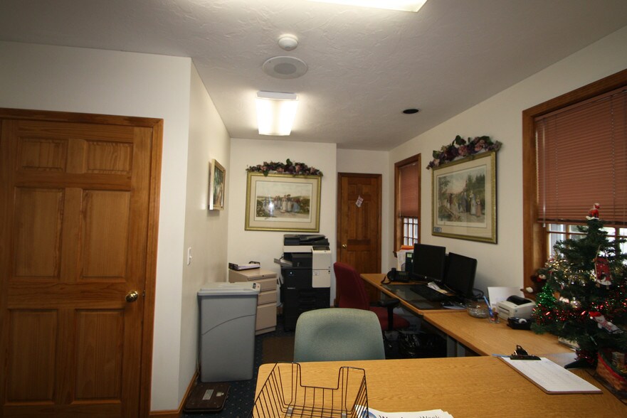 More Photos Of 2527 Cranberry Hwy, Wareham Office For Sale