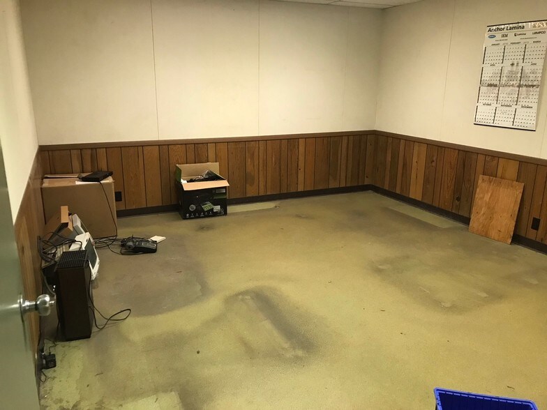 More Photos Of 121 E Tutt St, South Bend Manufacturing For Lease