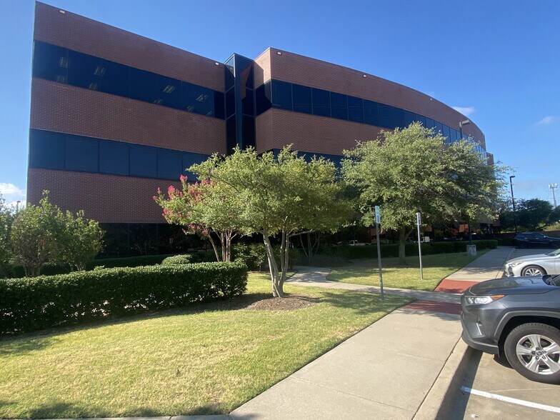 More Photos Of 1575 Heritage Dr, McKinney Office For Lease