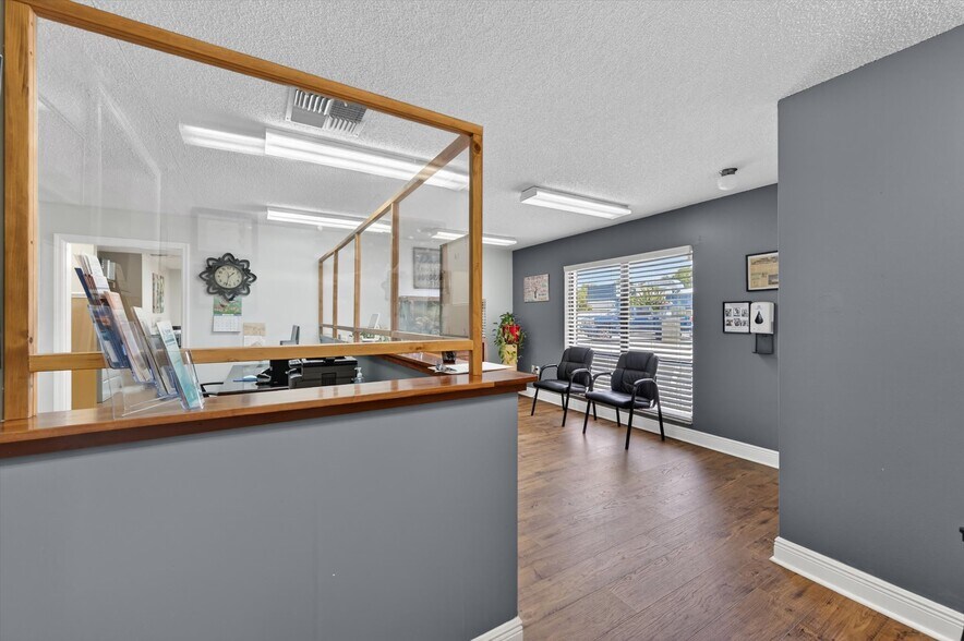 More Photos Of 7 W Main St, Apopka Office For Sale