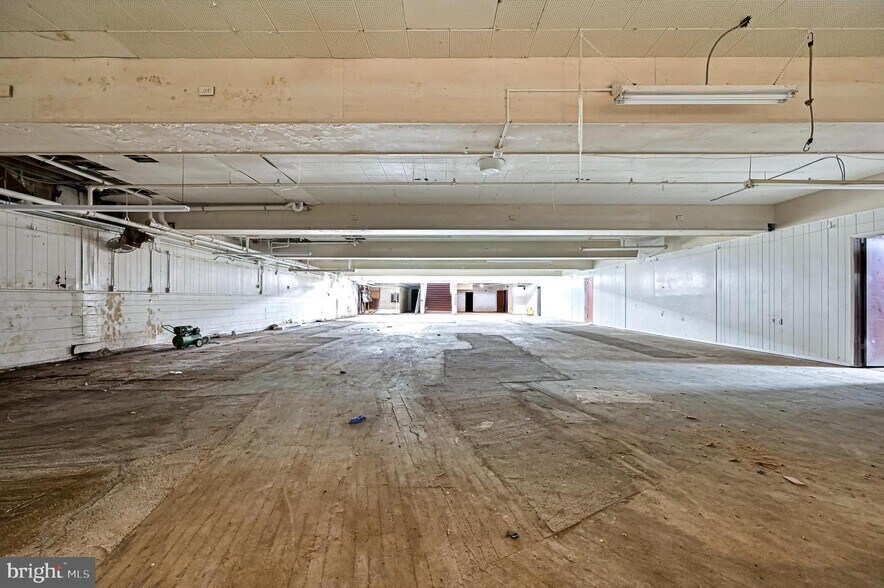 More Photos Of 13 N East Blvd, Vineland Flex For Lease