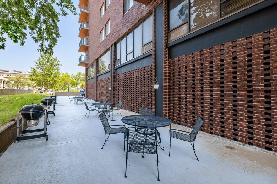 More Photos Of 520 S 2nd St, Springfield Apartments For Sale