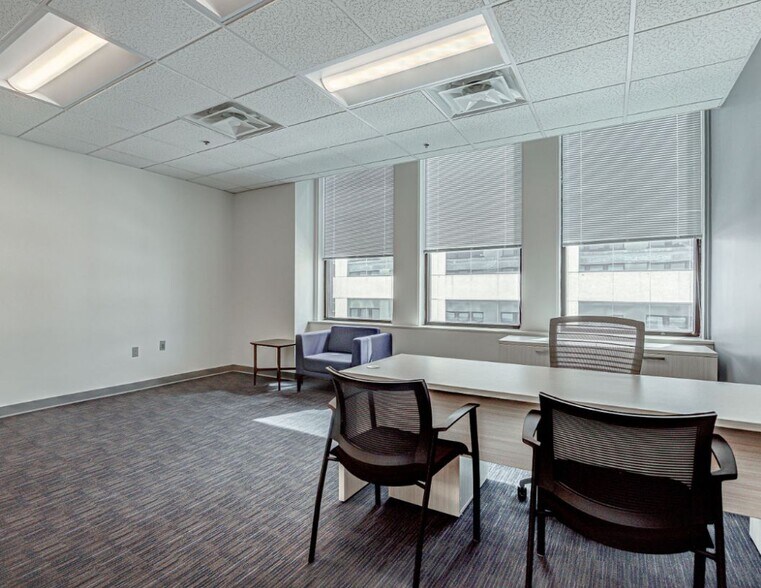 More Photos Of 35 E 7th St, Cincinnati Coworking Space