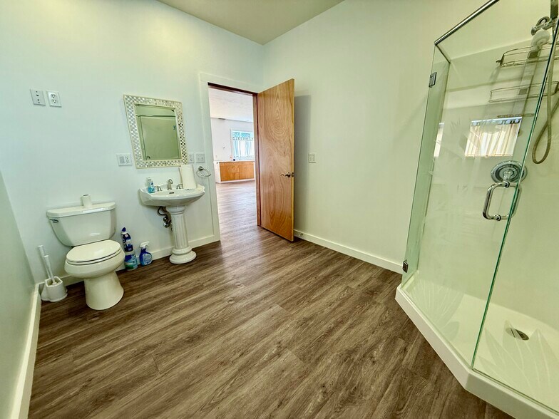 More Photos Of 127 Main St, Chester Office For Sale