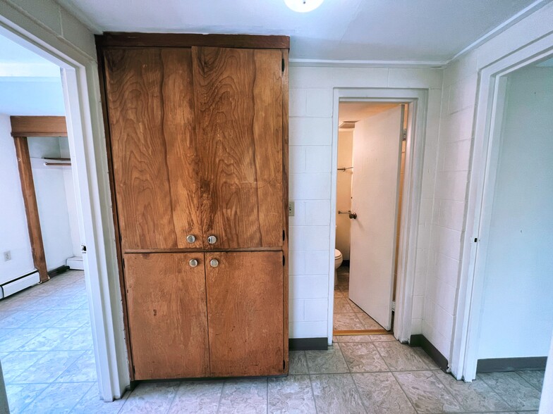 More Photos Of 2204 W Northern Lights Blvd, Anchorage Apartments For Sale