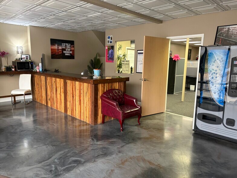 More Photos Of 150 Lake Dr, Wexford Research And Development For Lease