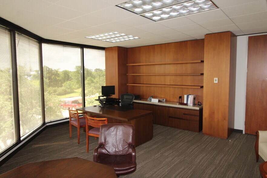 More Photos Of 3000 Briarcrest Dr, Bryan Office For Lease