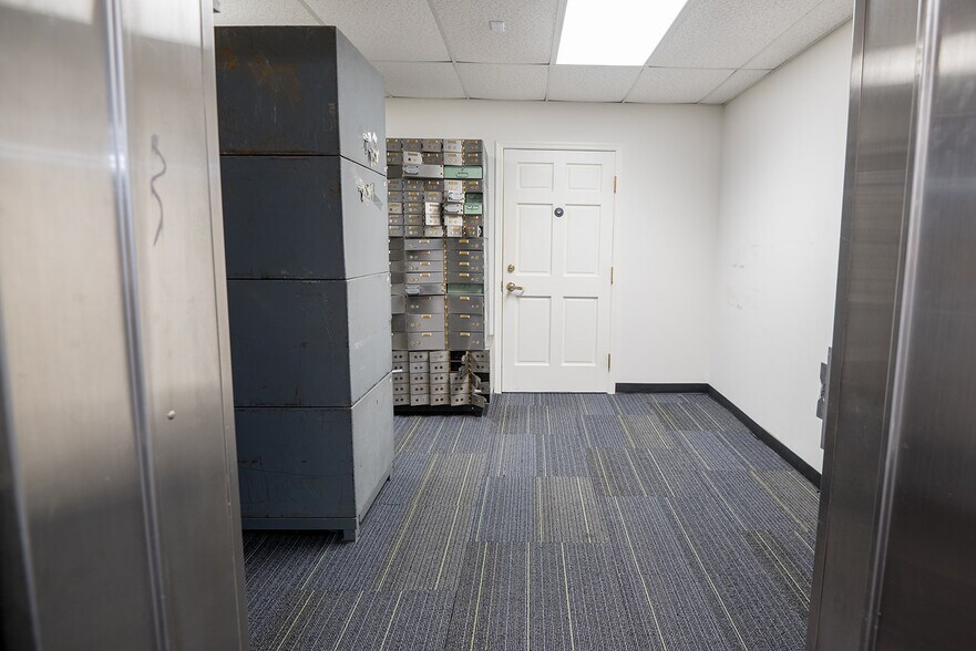 More Photos Of 300 W Main St, Lake Butler Storefront Retail Office For Sale