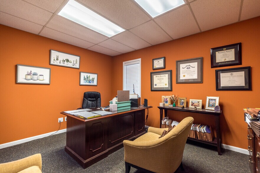 More Photos Of 2028 N Broad St, Colmar Office For Lease