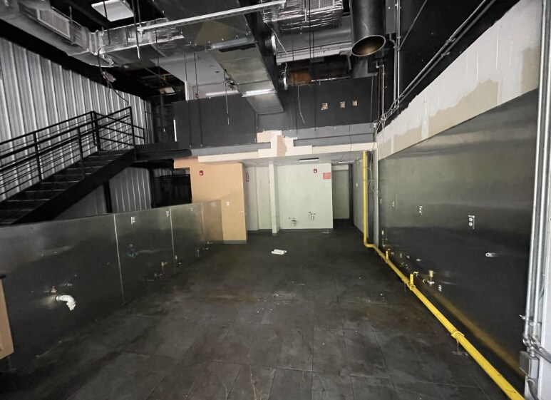 More Photos Of 13 Rockingham Rd, Windham General Retail For Sale