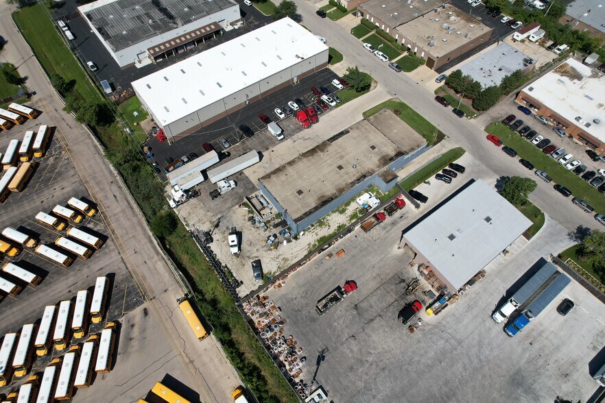 More Photos Of 1103 Morse Ave, Schaumburg Service For Lease
