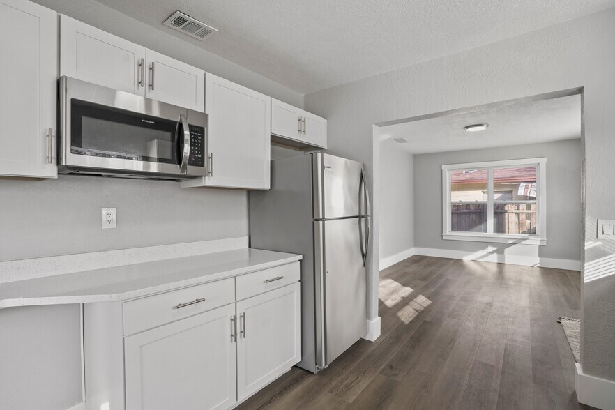 More Photos Of 1006 15th Ave NW, Largo Multifamily For Sale