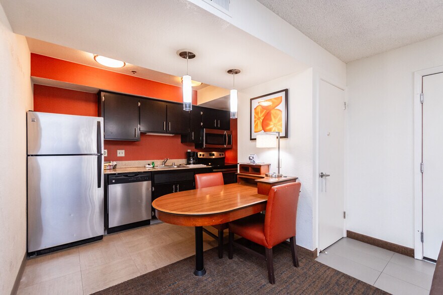 More Photos Of 1530 Howe Ave, Sacramento Hotel For Sale