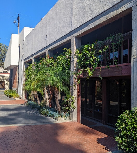 More Photos Of 829 De la Vina St, Santa Barbara Office For Lease