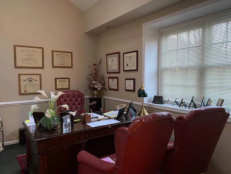 More Photos Of 301 Oxford Valley Rd, Yardley Loft Creative Space For Sale