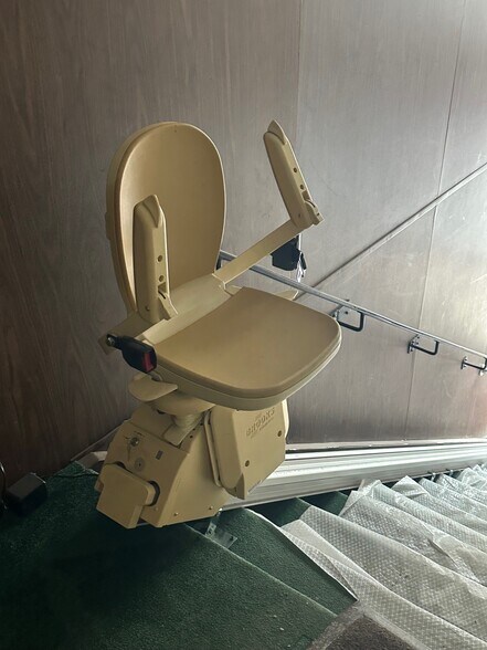 More Photos Of 36 Pine St, Lockport Office For Lease