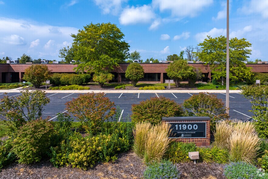 More Photos Of 11950 W Lake Park Dr, Milwaukee Office For Sale