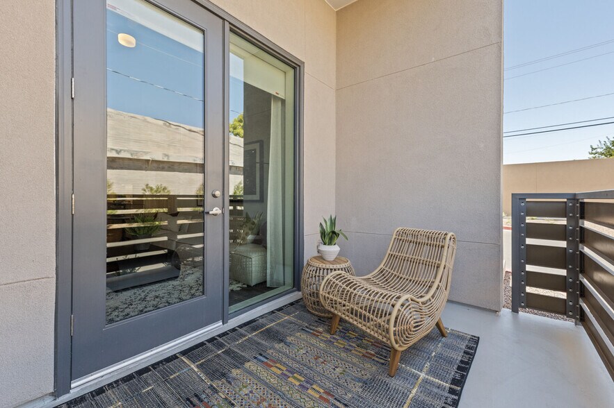 More Photos Of 2040-2060 N Scottsdale Rd, Scottsdale Apartments For Lease