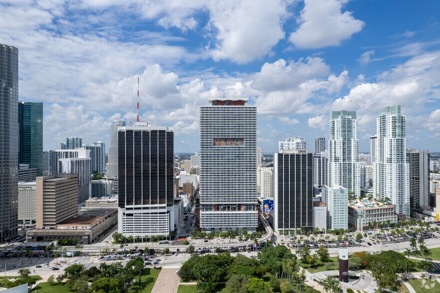 More Photos Of 50 Biscayne Blvd, Miami Multifamily For Sale