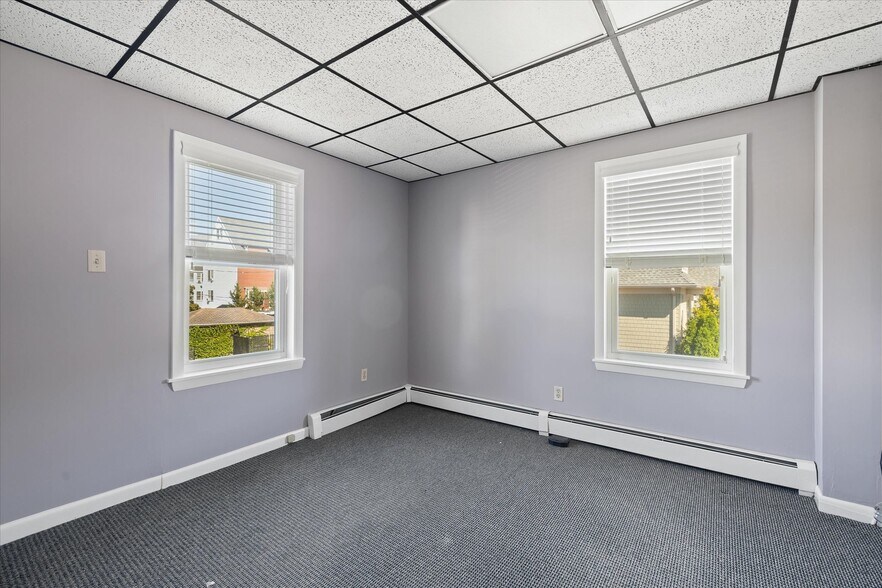 More Photos Of 52 Highland St, Worcester Office For Lease