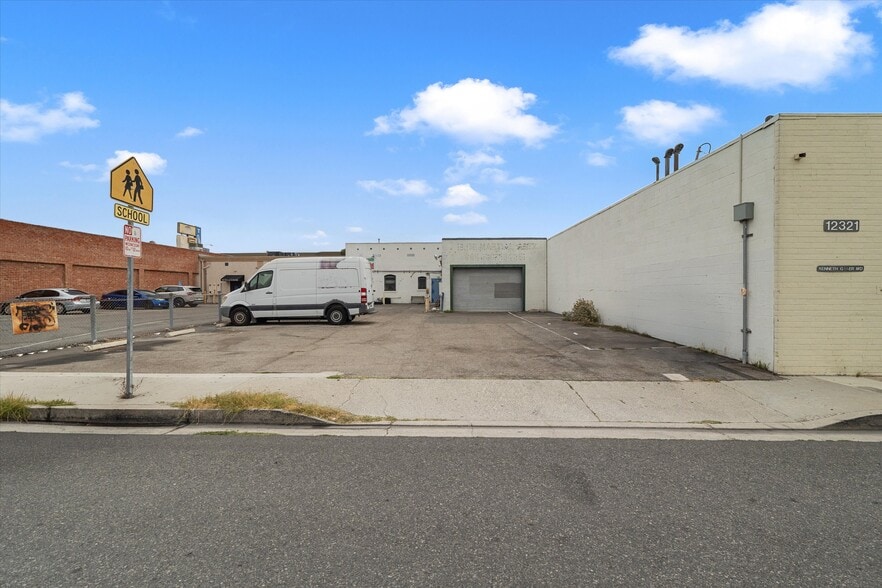 More Photos Of 12309-12311 Hawthorne Blvd, Hawthorne Storefront For Sale