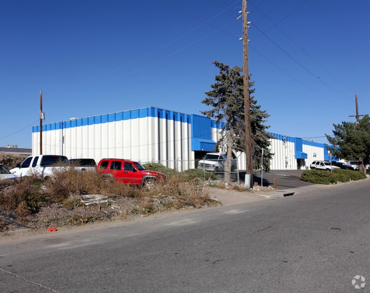 More Photos Of 2075 S Valentia St, Denver Warehouse For Lease