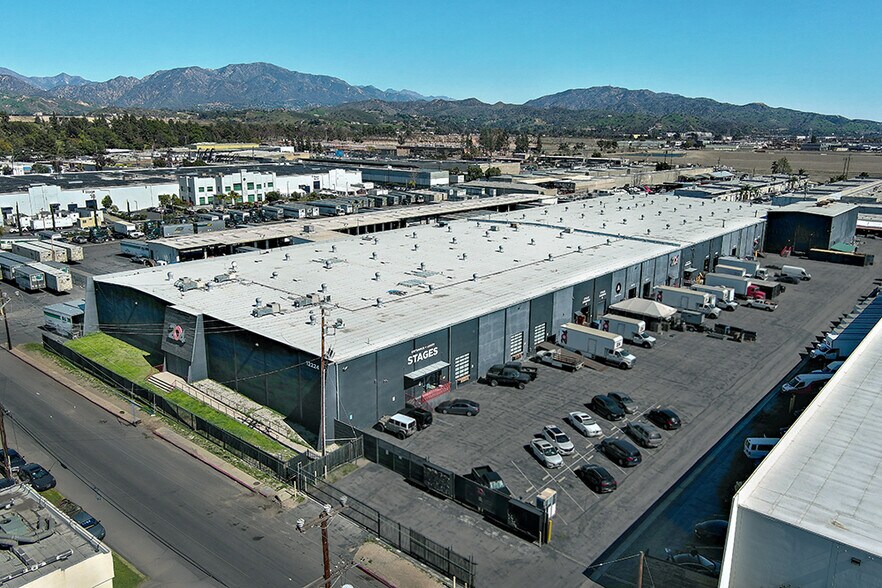 More Photos Of 12224 Montague St, Pacoima Distribution For Lease