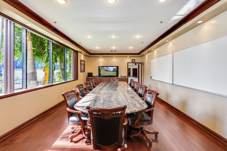 More Photos Of 14291 Commerce Dr, Garden Grove Manufacturing For Sale