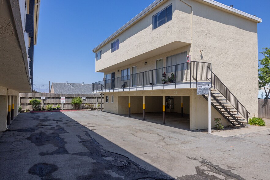 More Photos Of 75 N Hebbron Ave, Salinas Apartments For Sale