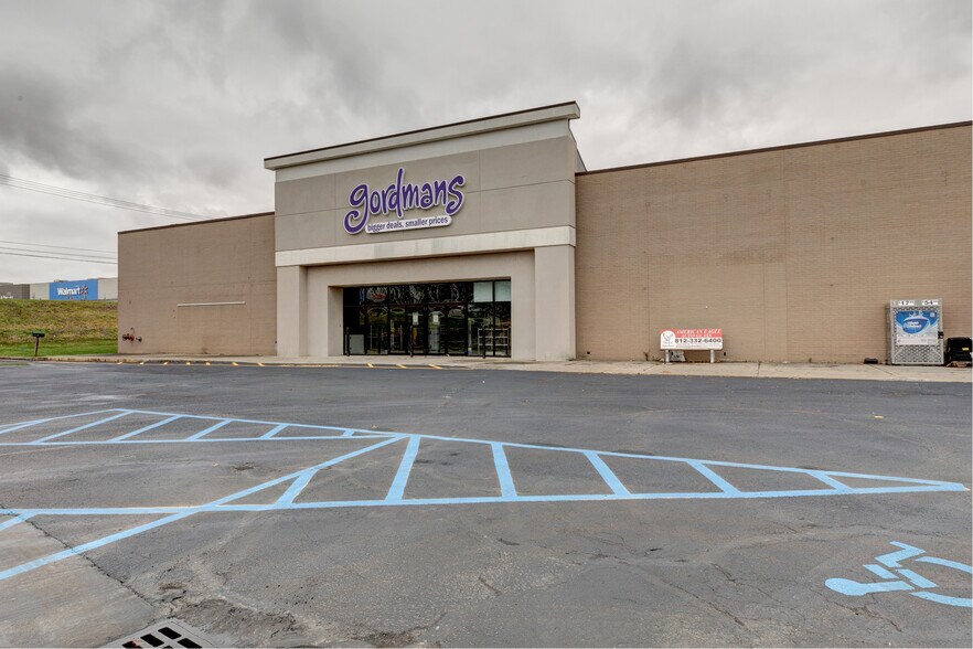 More Photos Of 2145 E State Road 54, Linton Freestanding For Sale