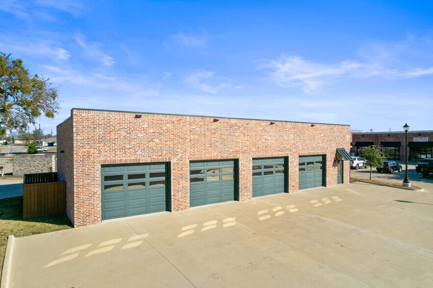 More Photos Of 255 W Princeton Dr, Princeton Flex For Sale