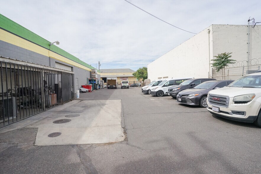 More Photos Of 1320 9th St, Modesto Flex For Sale