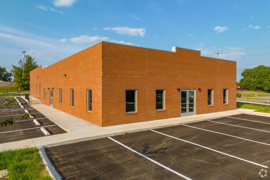 More Photos Of 101 Otis Smith Dr, Clarksville Medical For Lease