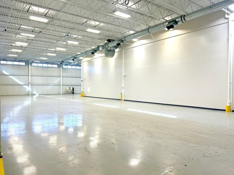 Primary Photo Of 230 Corporate Dr, Portsmouth Light Distribution For Lease