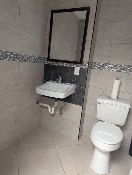 More Photos Of 701 NW Federal Hwy, Stuart Medical For Lease