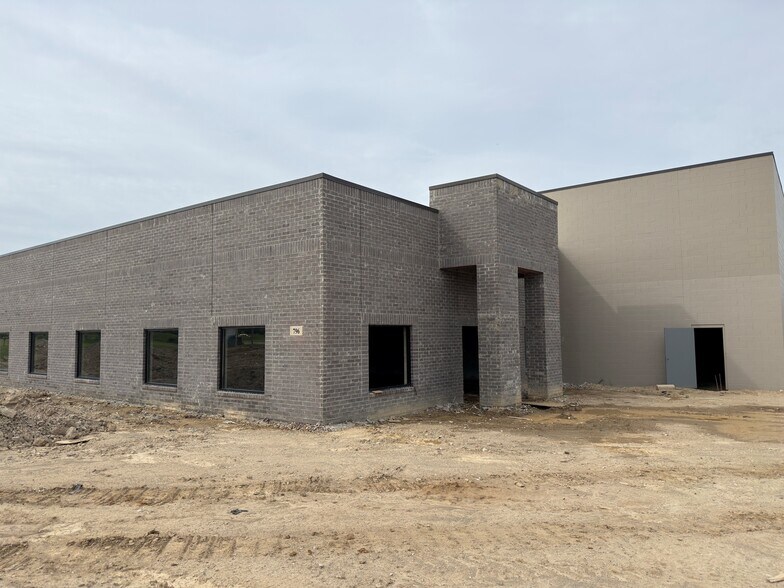 More Photos Of 796 Campus Parkway Dr, Tecumseh Manufacturing For Sale