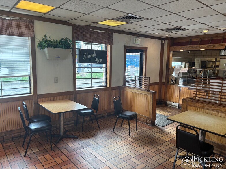 More Photos Of 1665 SE Jonesboro Rd, Atlanta Restaurant For Sale